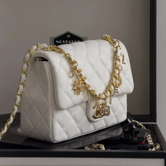 Сумка Chanel Letter Logo Top Handle Flap Wallet on Chain білий