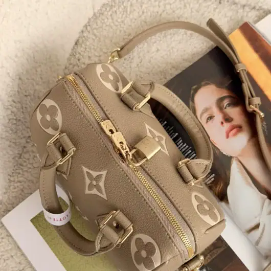 Сумка Louis Vuitton Nano Speedy Bandoulière 20 Premium бежевий