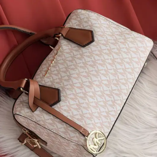 Сумка Michael Kors Hayes Duffle ваніль