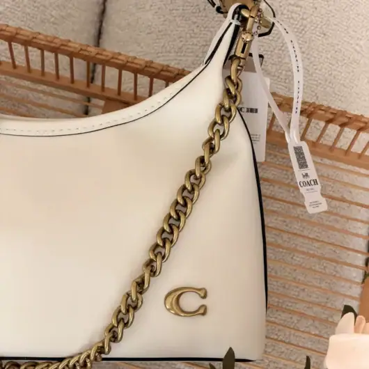 Сумка Coach Juliet Shoulder Classic Bag 25 Premium молочний + золото
