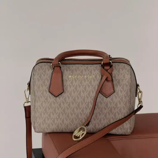Сумка Michael Kors Hayes Duffle бежевий