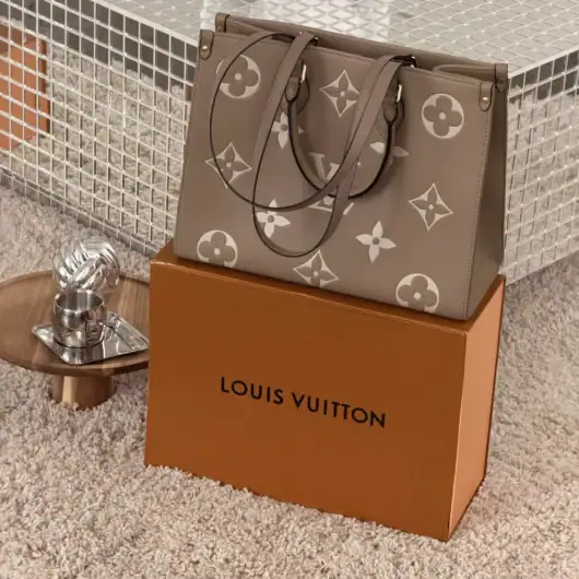 Сумка Louis Vuitton OnTheGo MM Tote Bag Premium бежевий