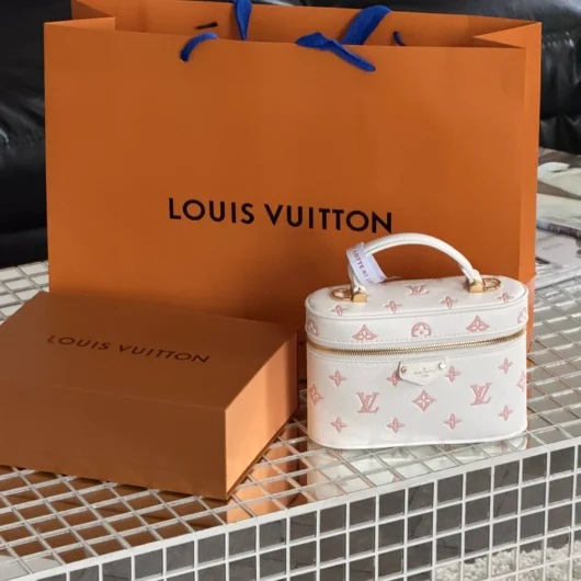 Сумка Louis Vuitton Vanity Chain Pouch Premium біло-персиковий