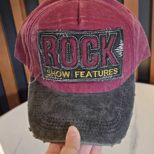 Унісекс кепка ROCK червона