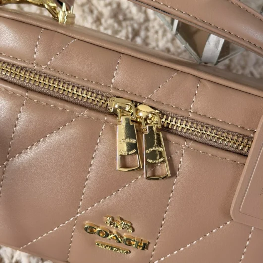 Сумка Coach Rainer Crossbody Bag 18 With Quilting бежевий