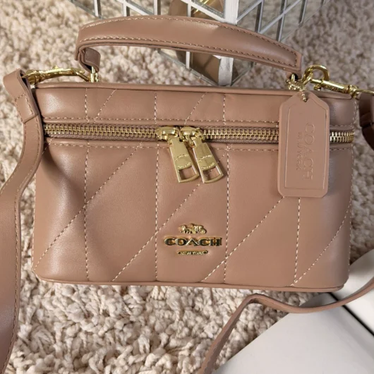 Сумка Coach Rainer Crossbody Bag 18 With Quilting бежевий