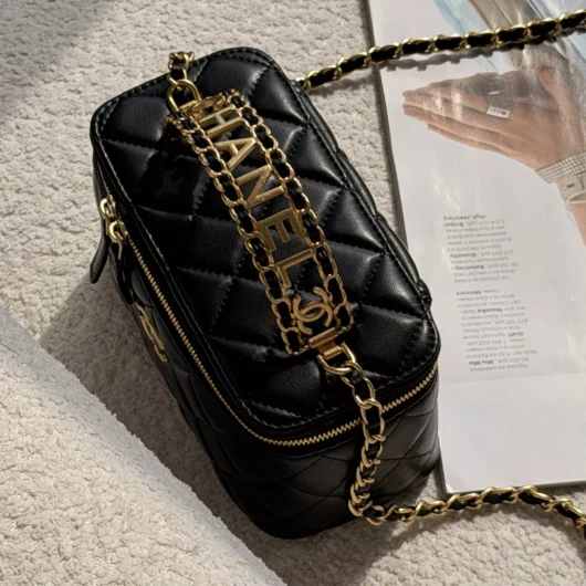 Chanel Vanity Logo Handle With Mirror чорний