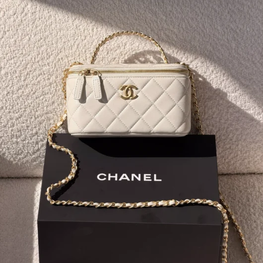 Chanel Vanity Logo Handle With Mirror білий
