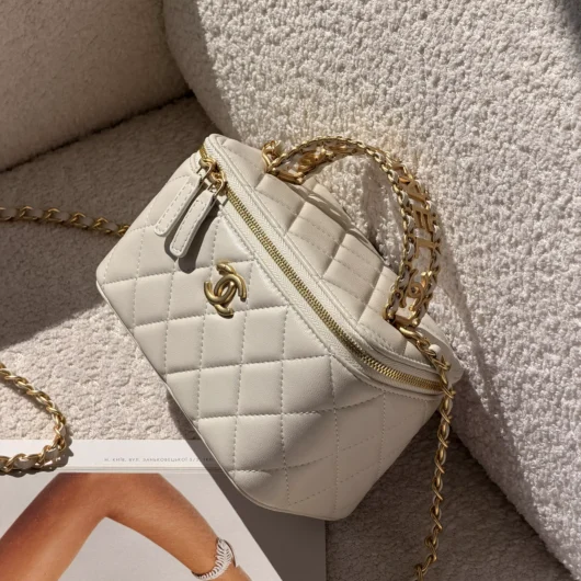 Chanel Vanity Logo Handle With Mirror білий