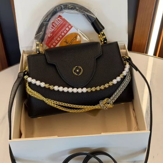 Сумка Louis Vuitton Capucines East-West Mini Premium чорний з перлами