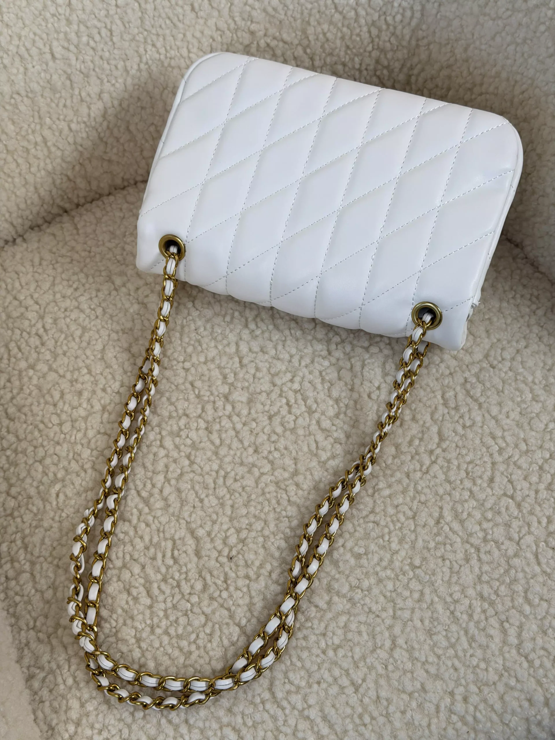 Жіноча сумка Coach Tabby Shoulder Bag 26 Pastel білий — изображение 3