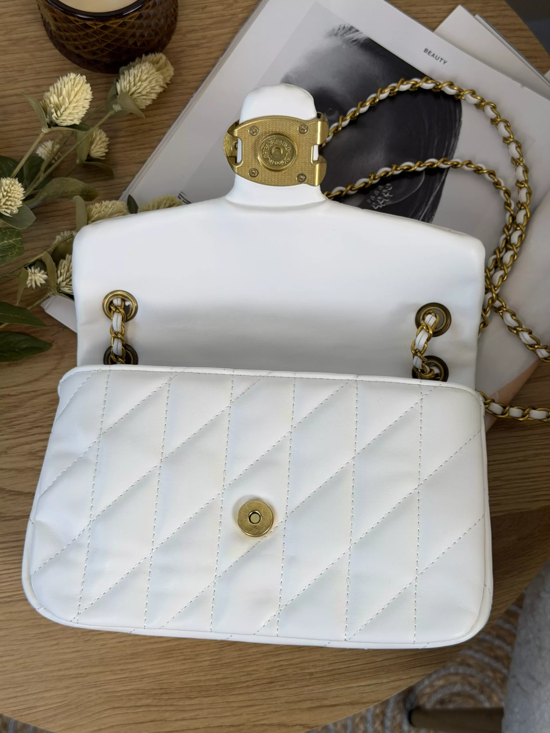 Жіноча сумка Coach Tabby Shoulder Bag 26 Pastel білий — изображение 2