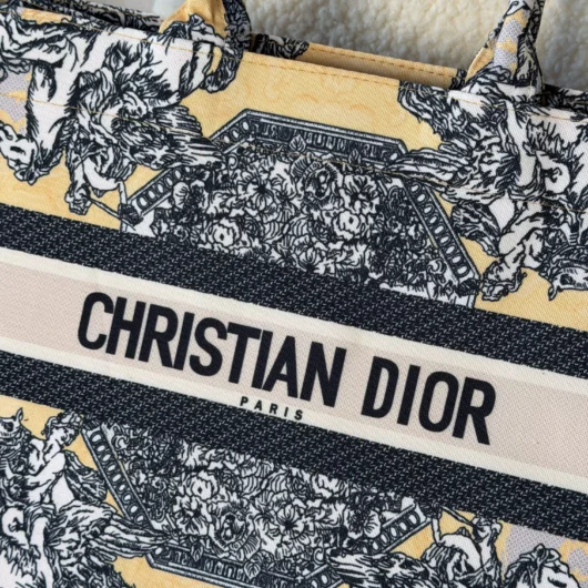 Шопер Christian Dior Book Tote Pegasus жовтий